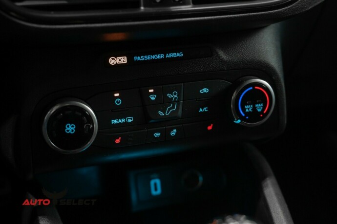 ford-focus-bensin-2019-big-30