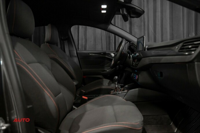 ford-focus-bensin-2019-big-17