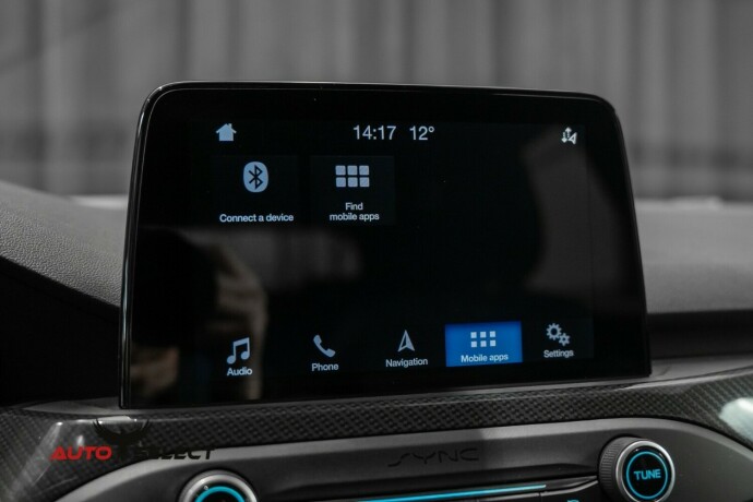 ford-focus-bensin-2019-big-38