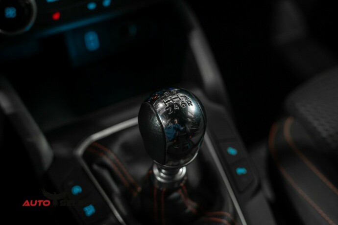 ford-focus-bensin-2019-big-31