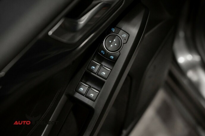 ford-focus-bensin-2019-big-20