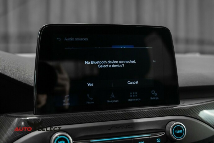 ford-focus-bensin-2019-big-36