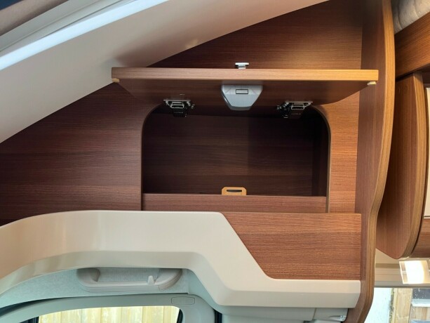 solifer-t752-lav-km-face2face-queensbed-senkeseng-alde-varme-hengerfeste-diesel-2020-big-26