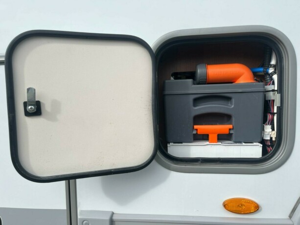 solifer-t752-lav-km-face2face-queensbed-senkeseng-alde-varme-hengerfeste-diesel-2020-big-10