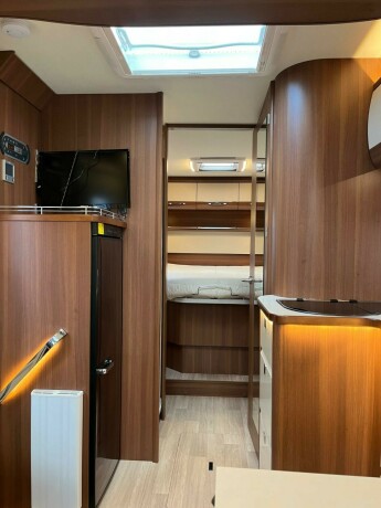 solifer-t752-lav-km-face2face-queensbed-senkeseng-alde-varme-hengerfeste-diesel-2020-big-51