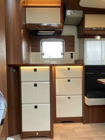 solifer-t752-lav-km-face2face-queensbed-senkeseng-alde-varme-hengerfeste-diesel-2020-big-34