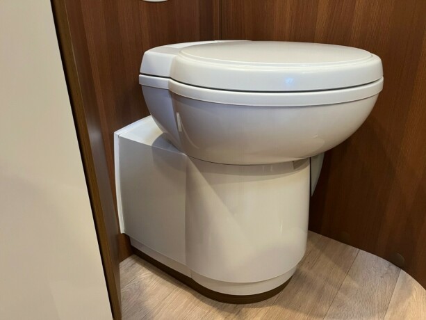 solifer-t752-lav-km-face2face-queensbed-senkeseng-alde-varme-hengerfeste-diesel-2020-big-61