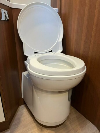 solifer-t752-lav-km-face2face-queensbed-senkeseng-alde-varme-hengerfeste-diesel-2020-big-62