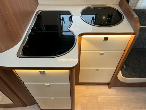 solifer-t752-lav-km-face2face-queensbed-senkeseng-alde-varme-hengerfeste-diesel-2020-big-36