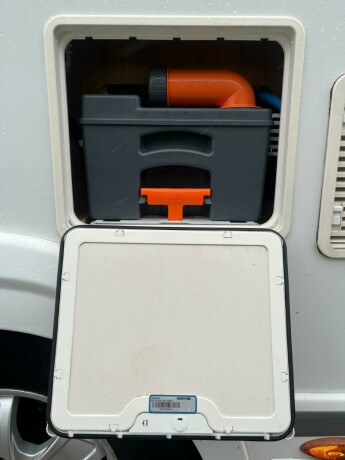 challenger-mageo-119-eb-queensbed-senkeseng-fremme-4250gk-totalvekt-webasto-dieselvarmer-stort-kj248leskap-diesel-2013-big-9