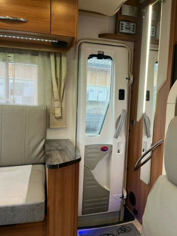 challenger-mageo-119-eb-queensbed-senkeseng-fremme-4250gk-totalvekt-webasto-dieselvarmer-stort-kj248leskap-diesel-2013-big-32