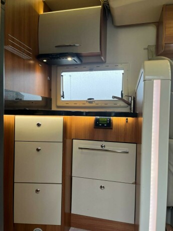 challenger-mageo-119-eb-queensbed-senkeseng-fremme-4250gk-totalvekt-webasto-dieselvarmer-stort-kj248leskap-diesel-2013-big-38