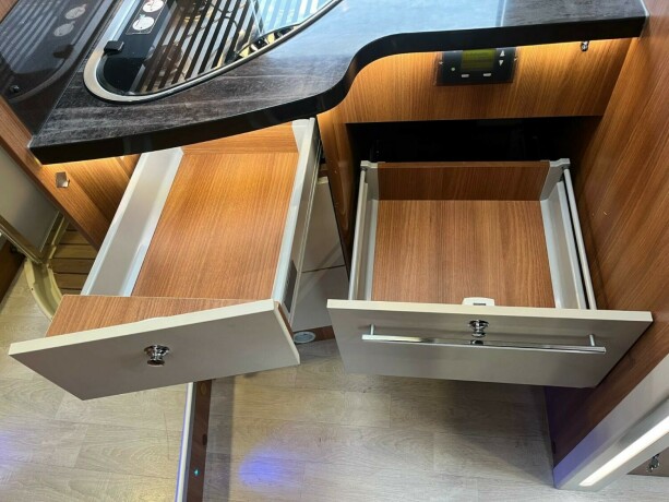 challenger-mageo-119-eb-queensbed-senkeseng-fremme-4250gk-totalvekt-webasto-dieselvarmer-stort-kj248leskap-diesel-2013-big-42