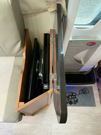 challenger-mageo-119-eb-queensbed-senkeseng-fremme-4250gk-totalvekt-webasto-dieselvarmer-stort-kj248leskap-diesel-2013-big-34