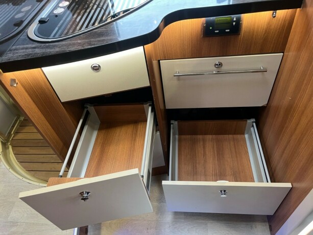 challenger-mageo-119-eb-queensbed-senkeseng-fremme-4250gk-totalvekt-webasto-dieselvarmer-stort-kj248leskap-diesel-2013-big-43