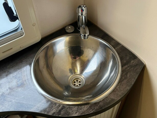 challenger-mageo-119-eb-queensbed-senkeseng-fremme-4250gk-totalvekt-webasto-dieselvarmer-stort-kj248leskap-diesel-2013-big-65