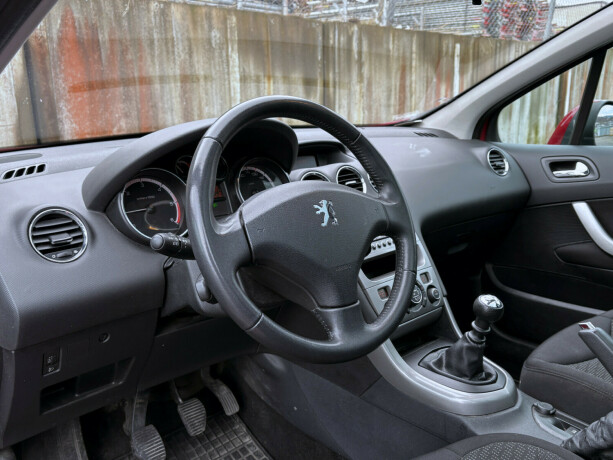 peugeot-308-diesel-2010-big-12