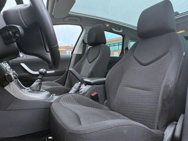 peugeot-308-diesel-2010-big-6