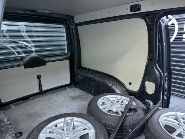 volkswagen-caddy-maxi-diesel-2019-big-28