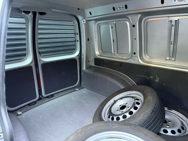 volkswagen-caddy-bensin-2013-big-23