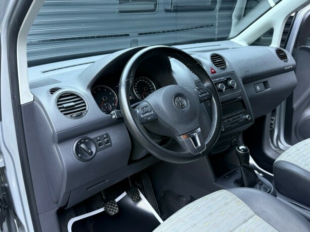 volkswagen-caddy-bensin-2013-big-10