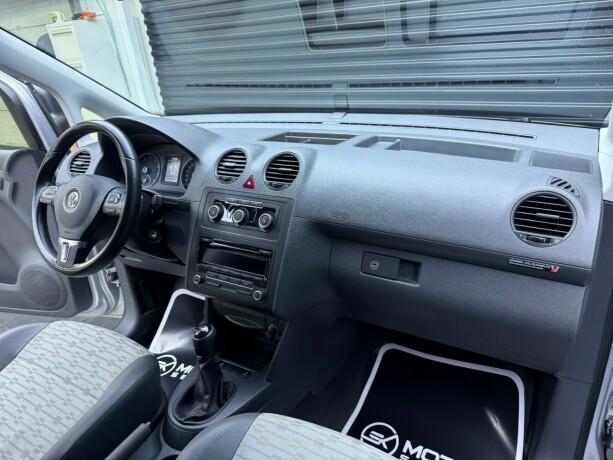 volkswagen-caddy-bensin-2013-big-11