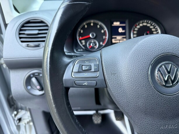 volkswagen-caddy-bensin-2013-big-12