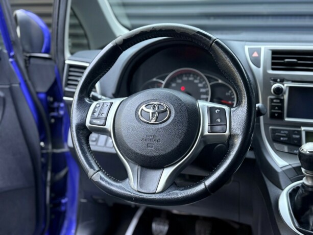 toyota-verso-s-diesel-2011-big-12