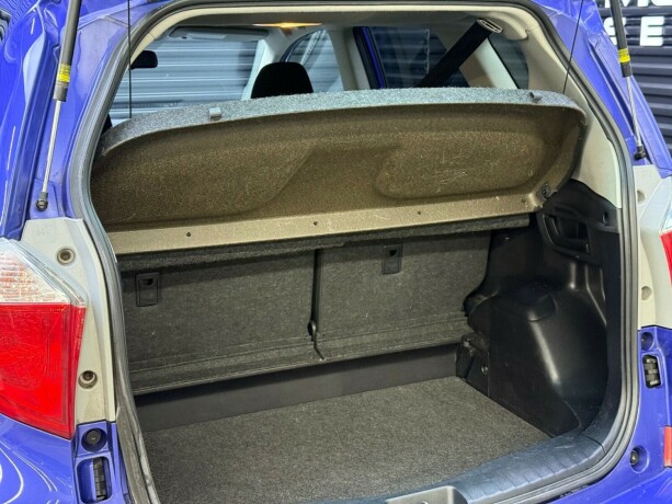 toyota-verso-s-diesel-2011-big-25