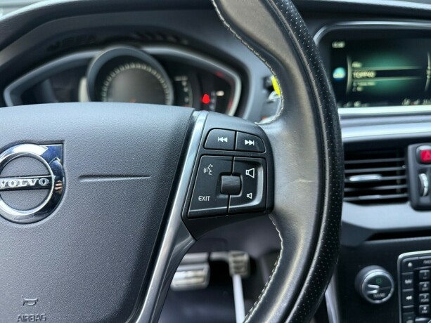 volvo-v40-bensin-2017-big-15