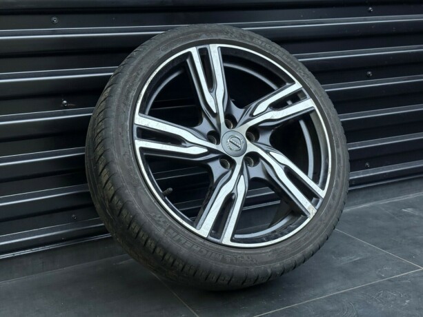 volvo-v40-bensin-2017-big-31