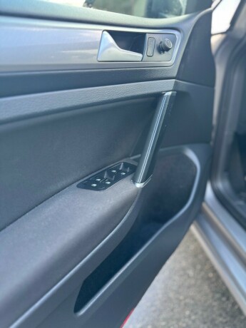 volkswagen-golf-elektrisitet-2016-big-18