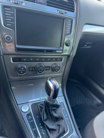 volkswagen-golf-elektrisitet-2016-big-17