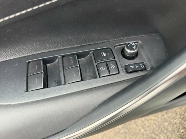 toyota-corolla-elektrisitetbensin-2020-big-13