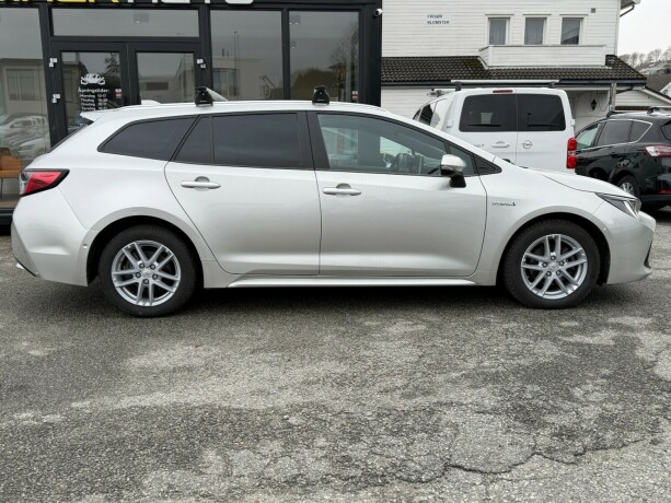 toyota-corolla-elektrisitetbensin-2020-big-5