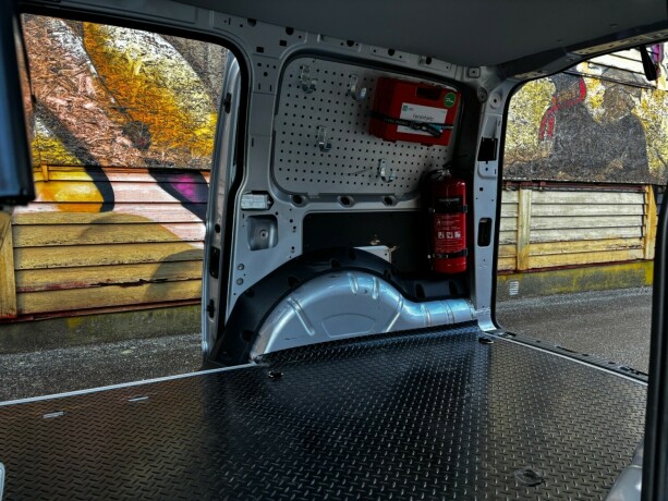 volkswagen-caddy-diesel-2022-big-35