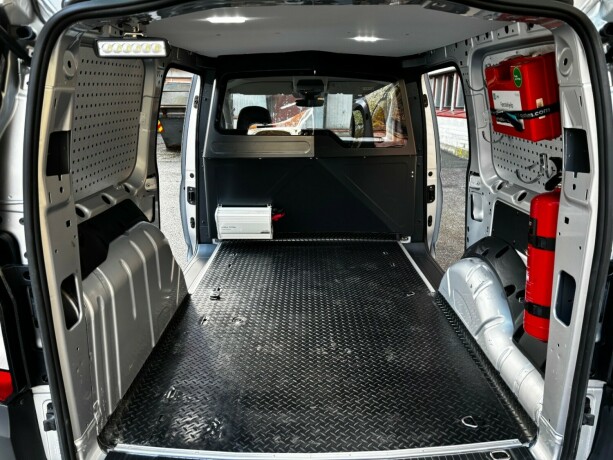 volkswagen-caddy-diesel-2022-big-32