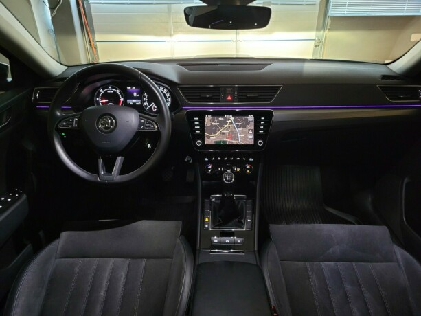 skoda-superb-diesel-2018-big-34