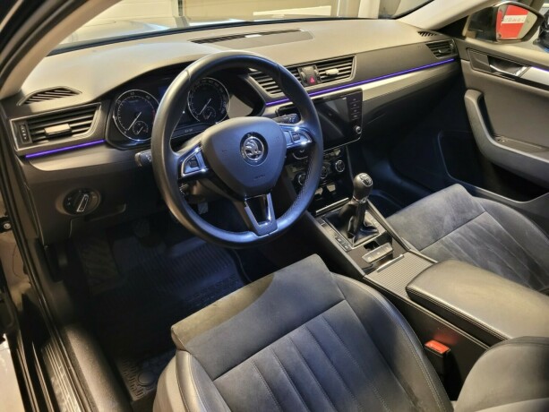skoda-superb-diesel-2018-big-23