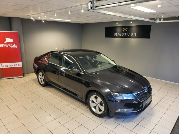 skoda-superb-diesel-2018-big-2