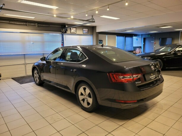 skoda-superb-diesel-2018-big-7