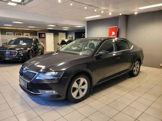 skoda-superb-diesel-2018-big-8