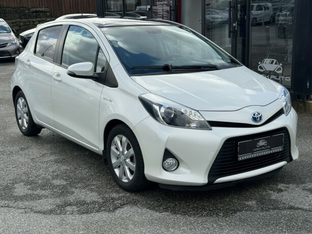toyota-yaris-bensin-2013-big-0