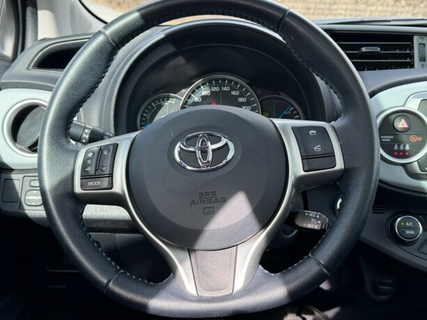 toyota-yaris-bensin-2013-big-8