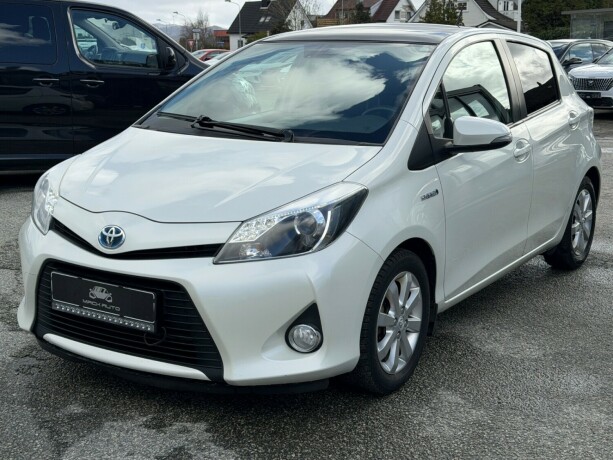 toyota-yaris-bensin-2013-big-2