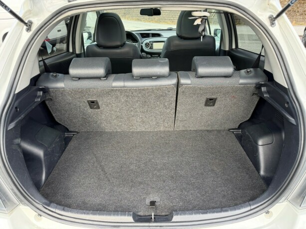 toyota-yaris-bensin-2013-big-16