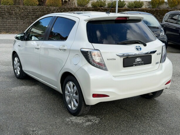 toyota-yaris-bensin-2013-big-3