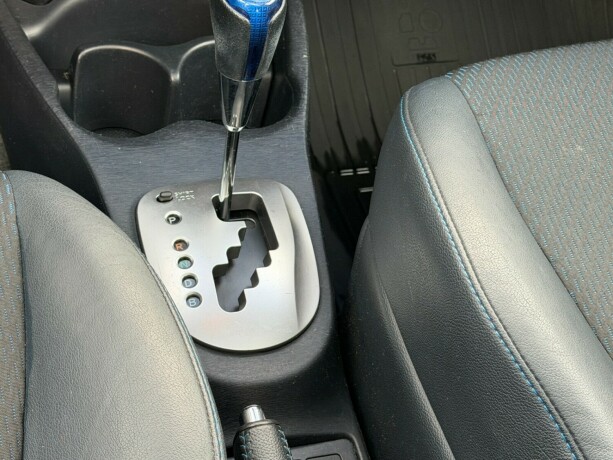 toyota-yaris-bensin-2013-big-11