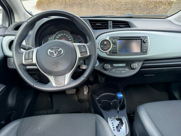 toyota-yaris-bensin-2013-big-7
