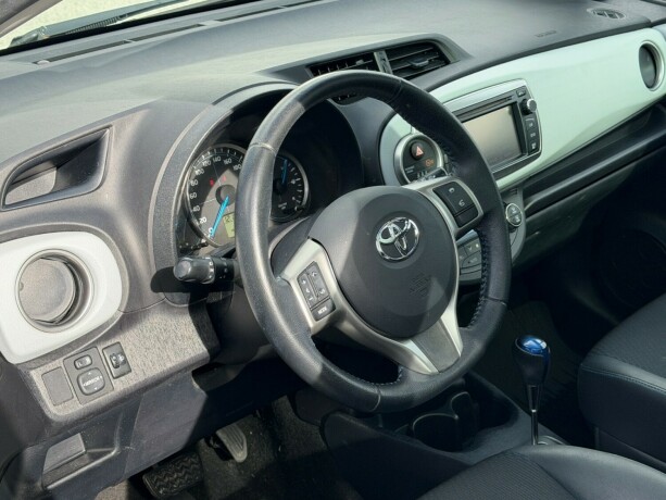 toyota-yaris-bensin-2013-big-6